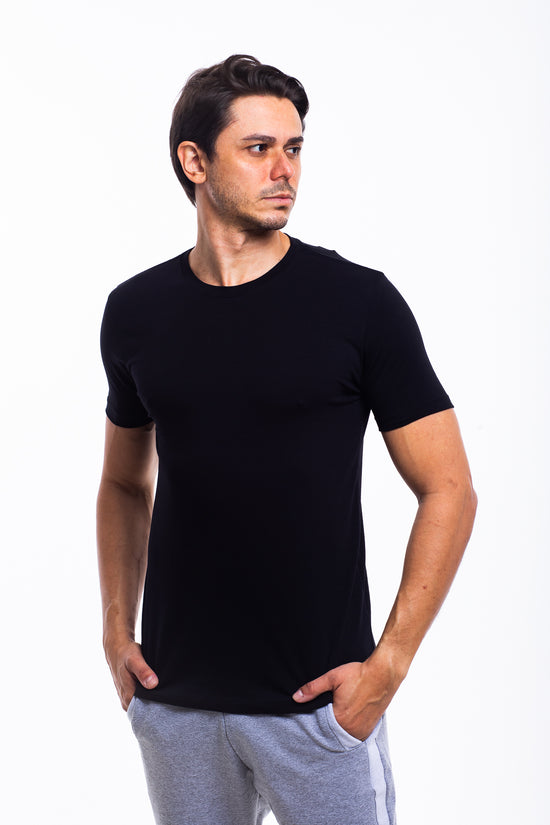 Camiseta Básica Preto Logo Nuca