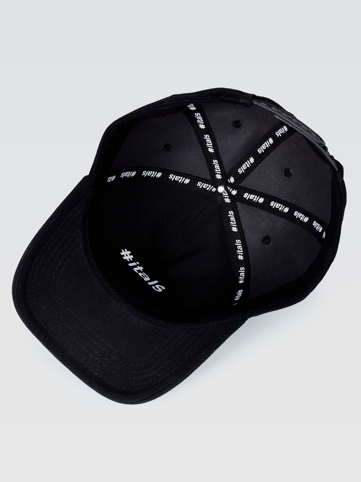 Boné Brasão All Black