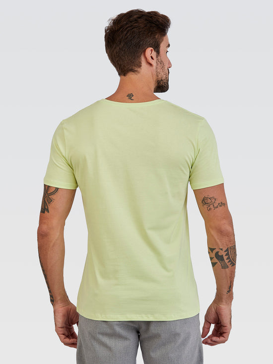 Camiseta Básica Verde Limão Brasão