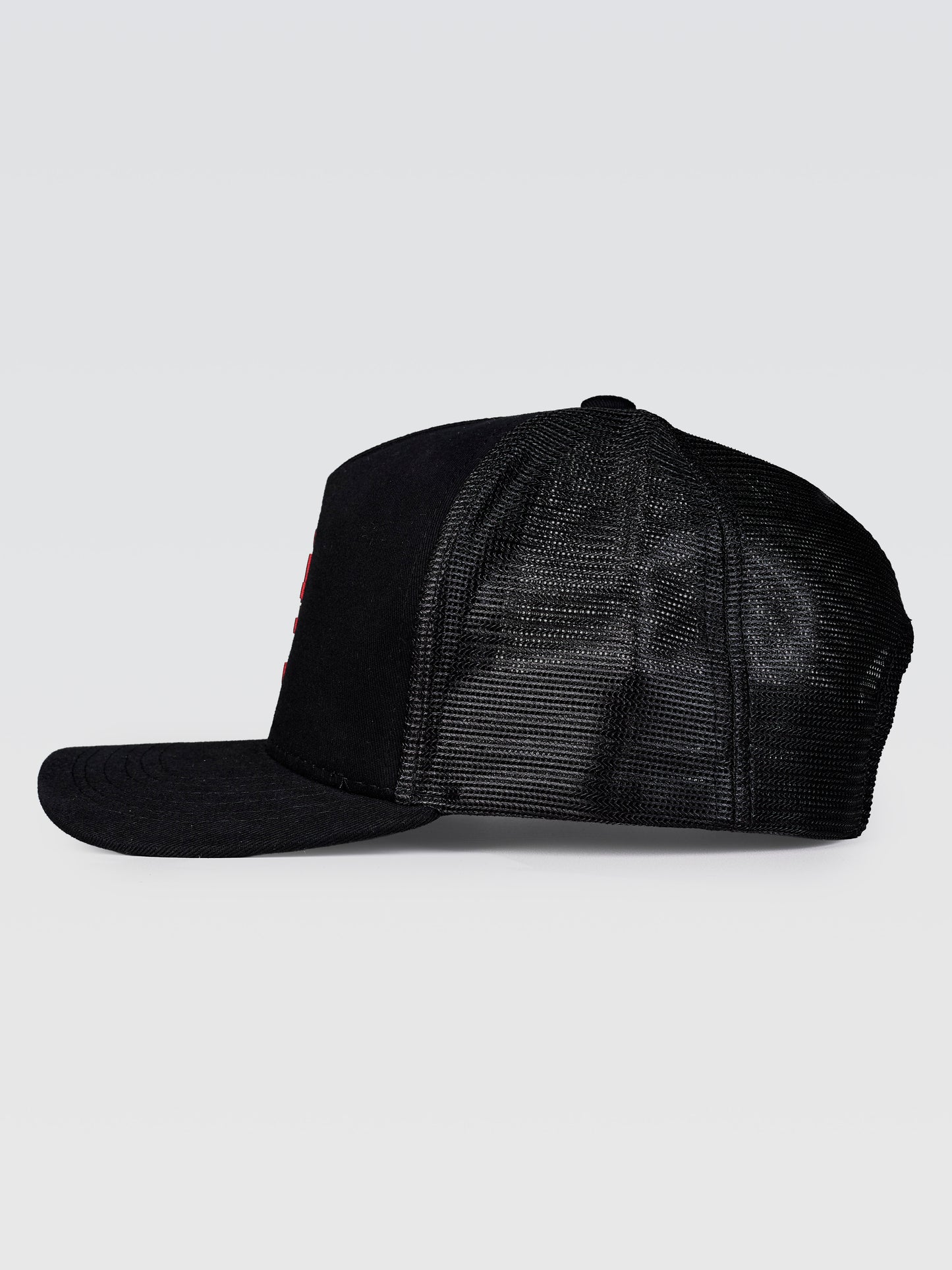 Boné Trucker #itals Preto — Brasão Mágico Vermelho