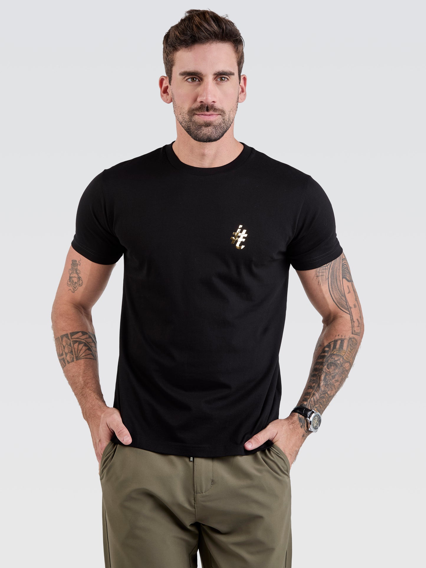 Camiseta Básica Pima Preto Logo Gold