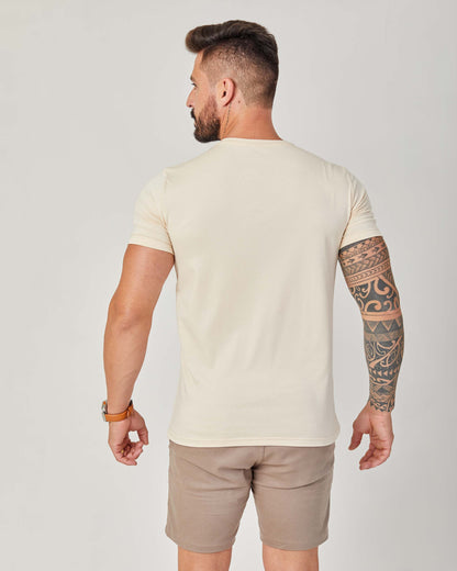 Camiseta Básica Areia Brasão Creme