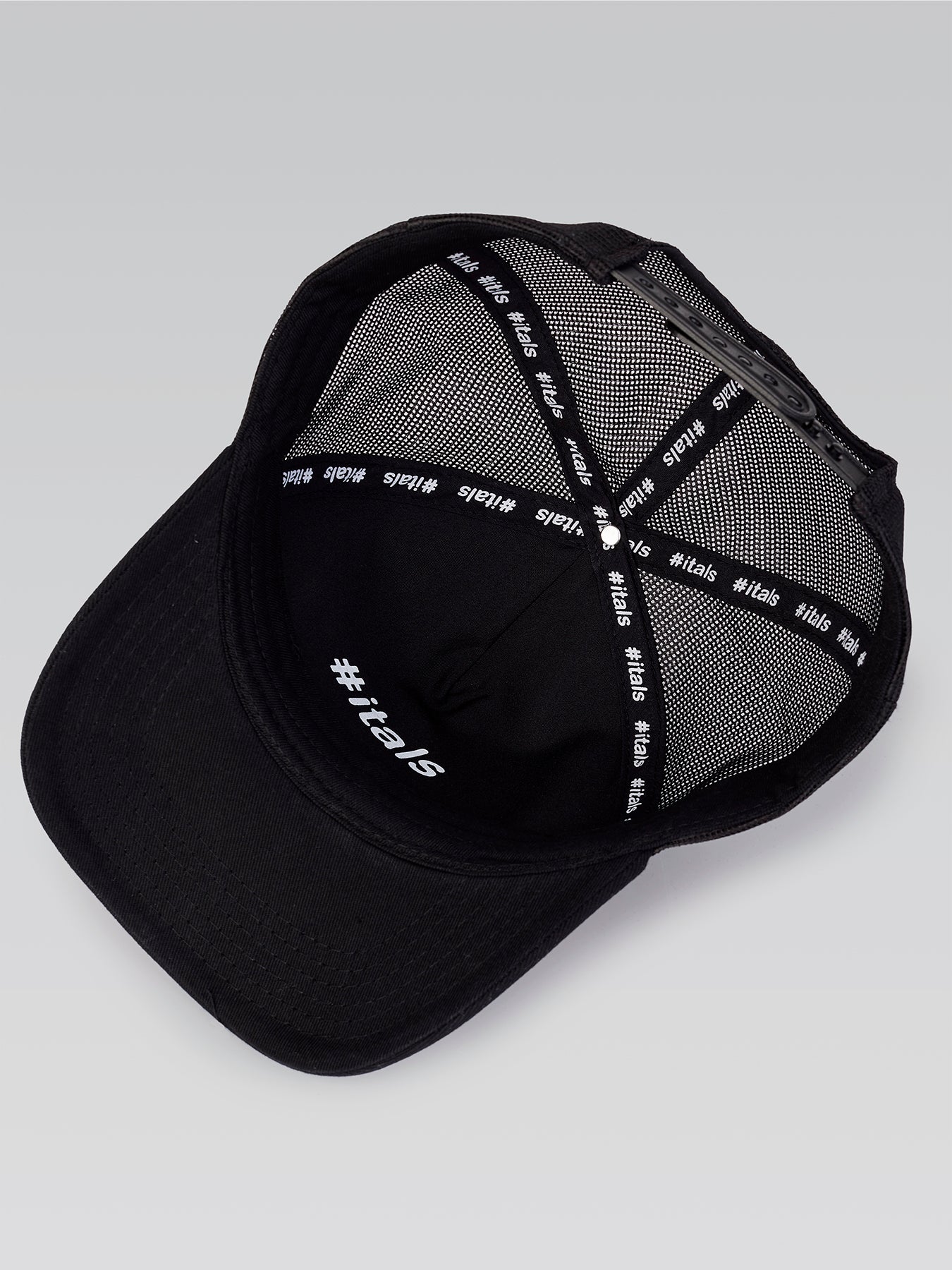 Bone Itals Medellin Preto Patch Vermelho