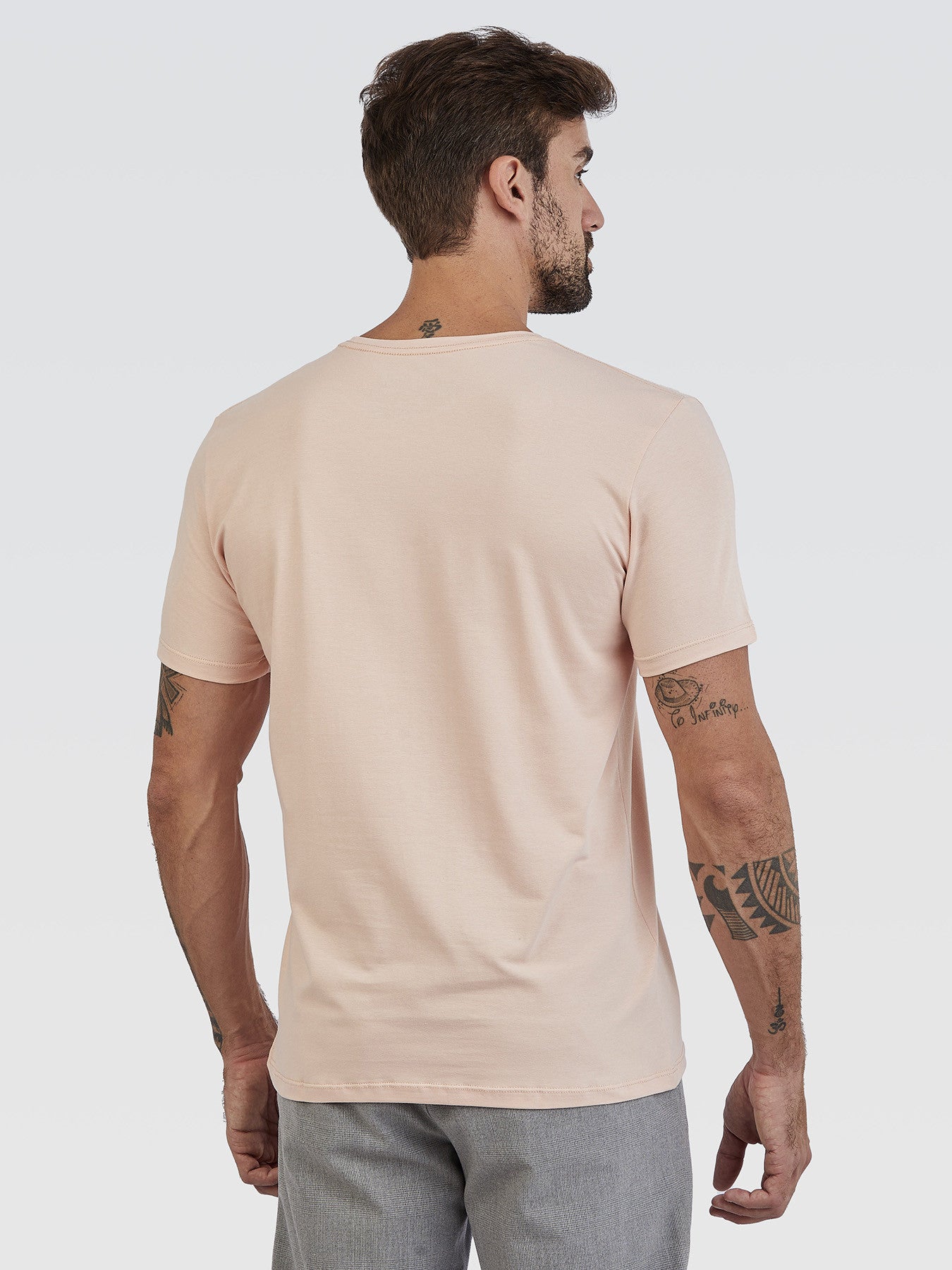 Camiseta Básica Nude Brasão