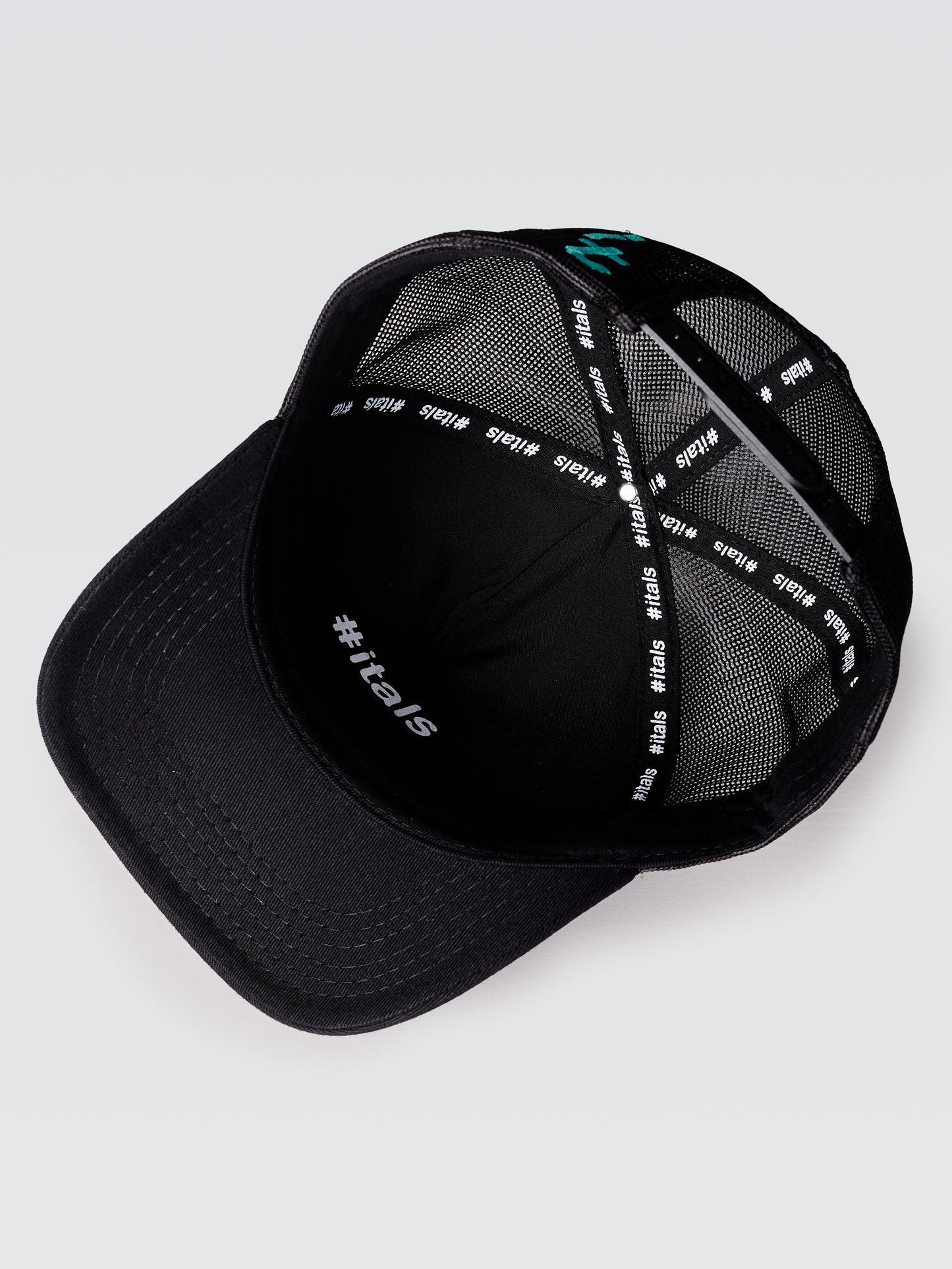 Boné Trucker #itals Vintage Preto — Bordado Verde Água