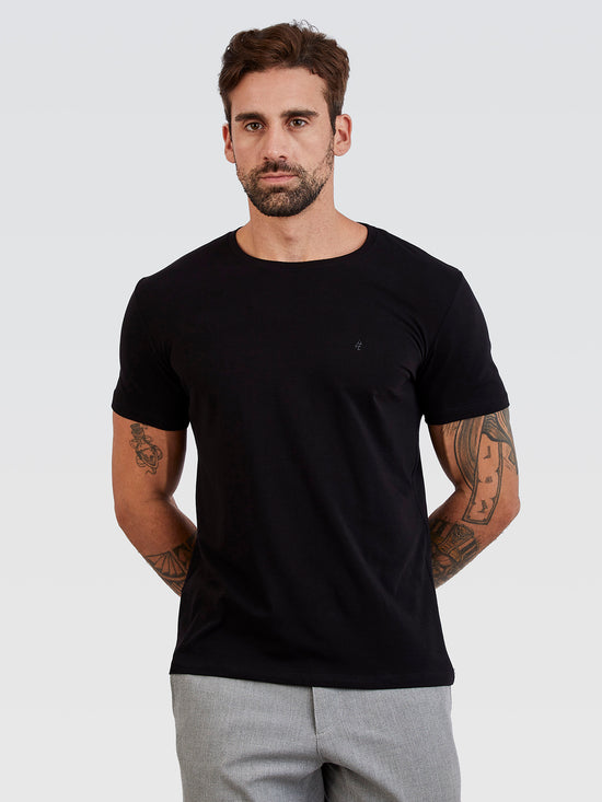Camiseta Básica Preto Brasão Preto