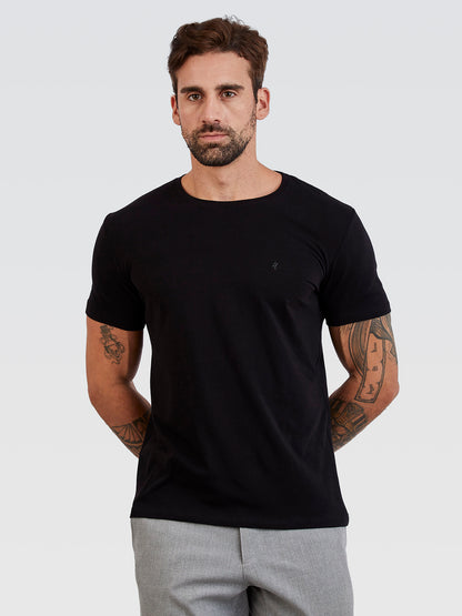 Camiseta Básica Preto Brasão Preto
