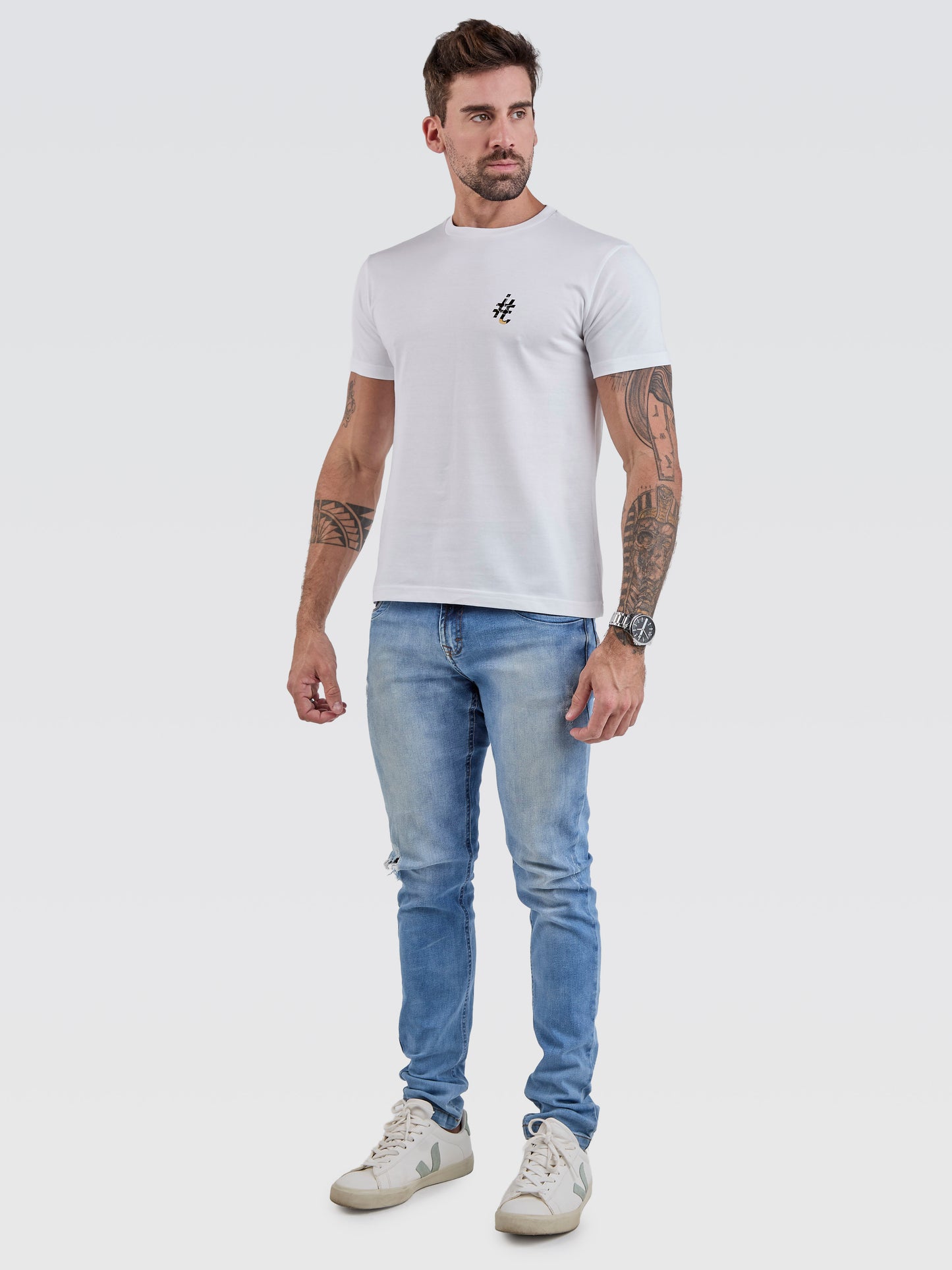 Camiseta Básica Pima Branco Logo Gold