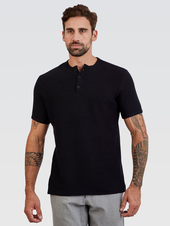Camiseta Henley Horizonte Preto